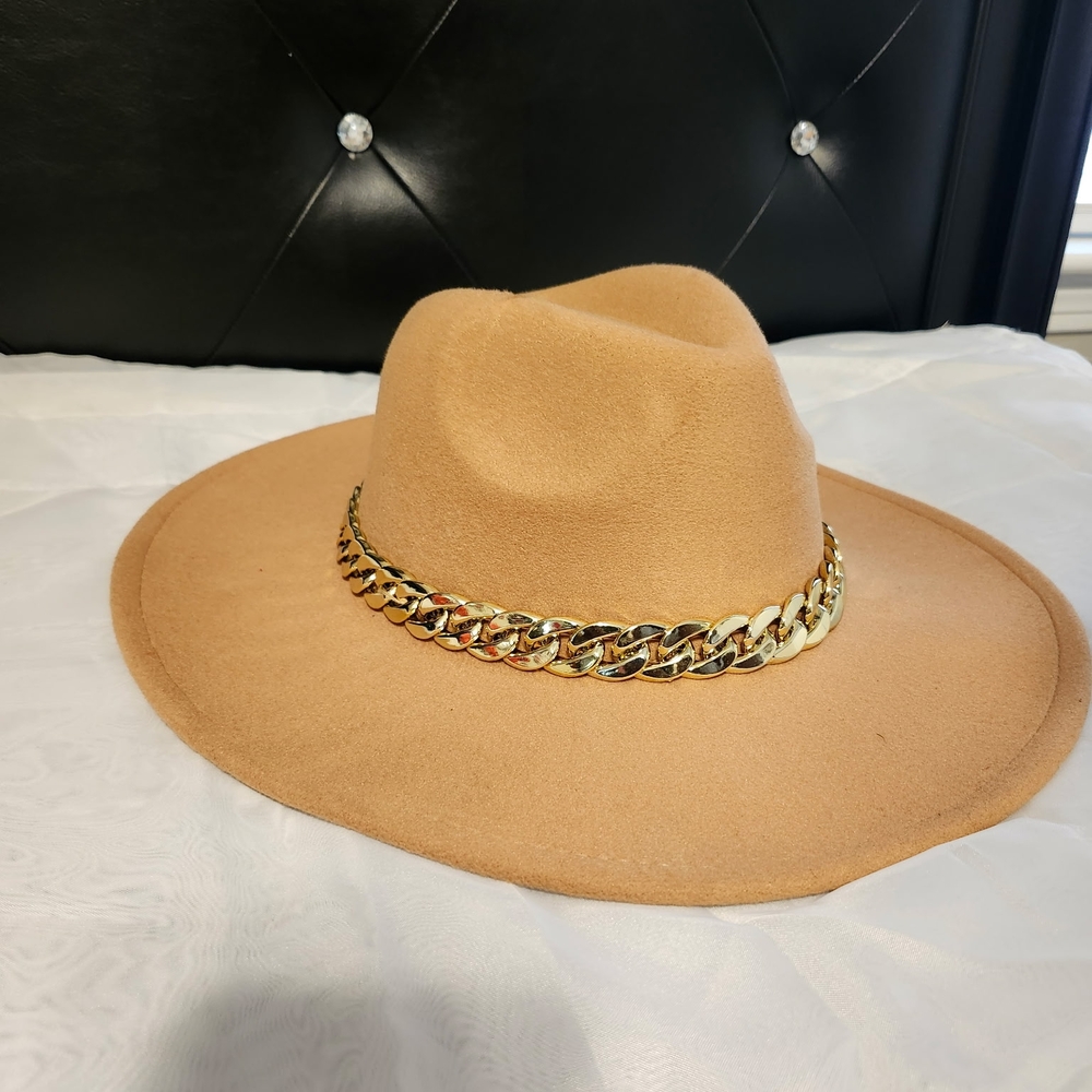 Tan Fedora with Gold Chain Accent NWOT
